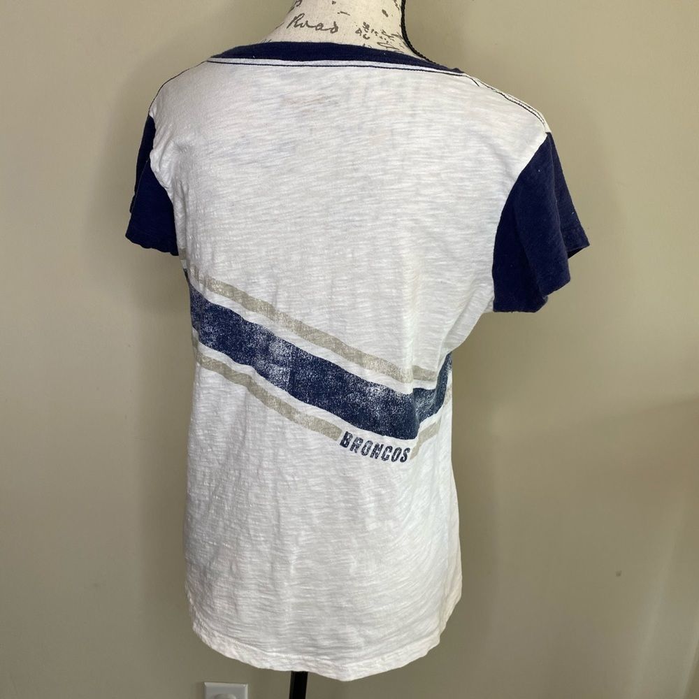 4Her Carl Banks Bronco’s fitted shirt - Picture 4 of 6